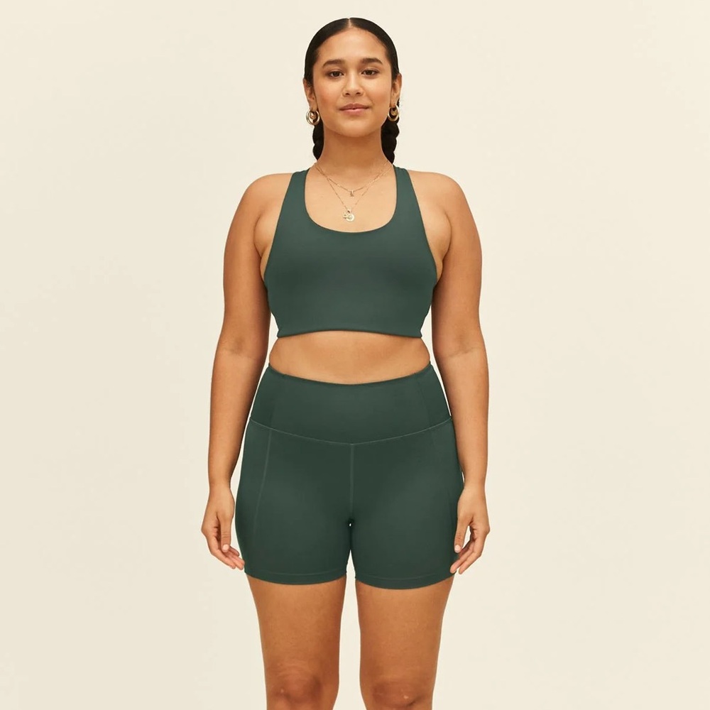 girlfriend collective compressive pocket run shorts moss green medium
